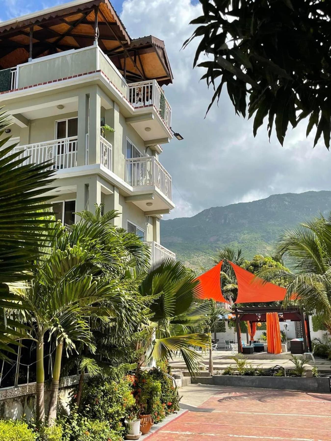 Three Kings Hotel Vertieres Esterno foto